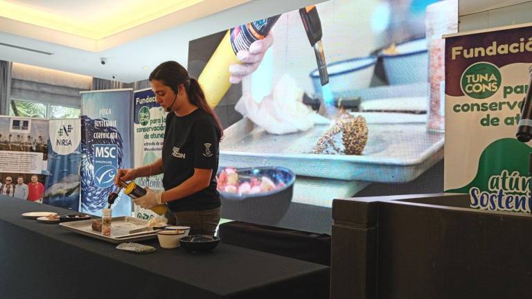 Durante el Tuna Fest la chef María José Vigil realizó una demostración de las diferentes preparaciones que se pueden hacer con el atún.