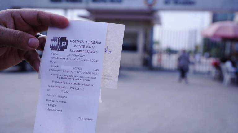 Médicos rechazan acusaciones de Noboa por falta de medicinas: “el problema no está en quien prescribe”