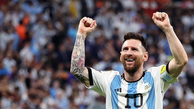 Lionel Messi celebrando después de derrotar a Países Bajos en penales.