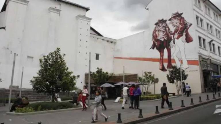 Borran icónico mural 'Los Jubilados' en Quito; Municipio explica el motivo