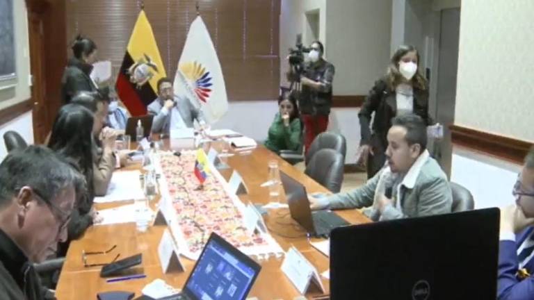 Choques en sesión del CAL para calificar denuncias contra la presidenta Guadalupe Llori
