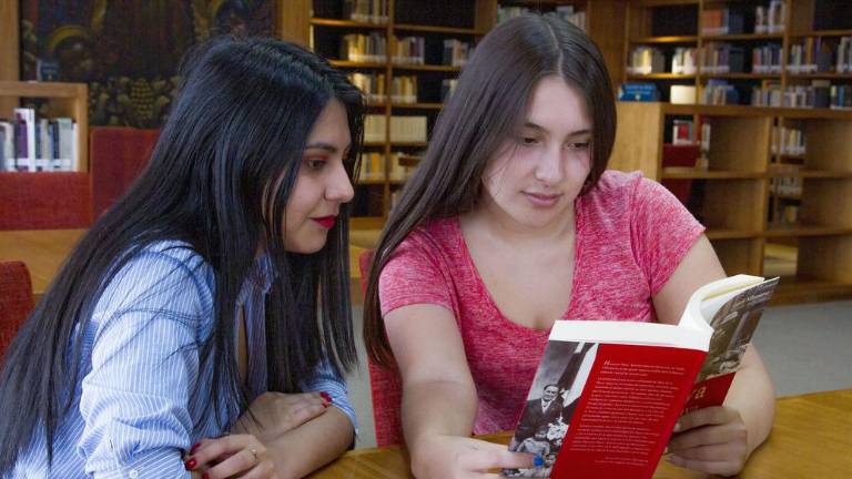 La Universidad Andina Simón Bolívar ubicada en Quito cuenta con cuatro programas de becas de posgrados para los países miembros de la Comunidad Andina.
