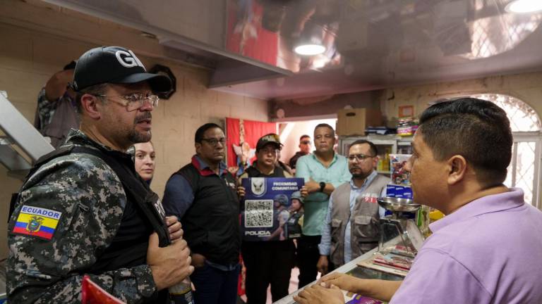 Gobierno verifica códigos QR en el centro de Guayaquil para combatir las extorsiones