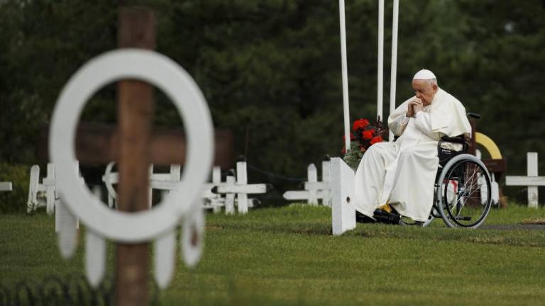El papa pide perdón por el mal que tantos cristianos hicieron a los indígenas