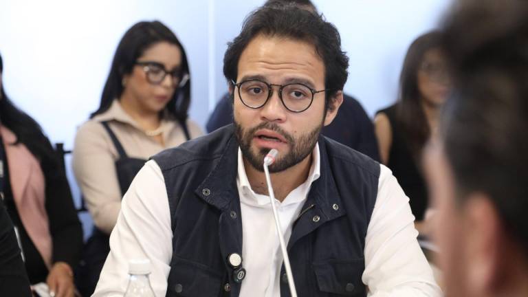 Edgar Lama deja su cargo como presidente del Consejo Directivo del IESS.