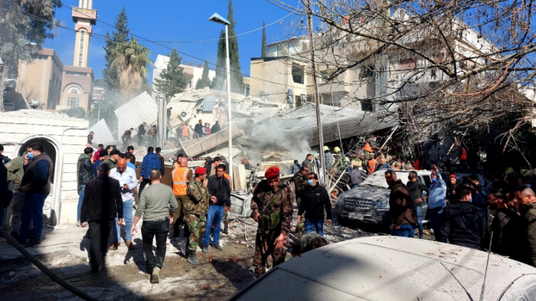 Irán amenaza con represalias a Israel por bombardeo en Siria