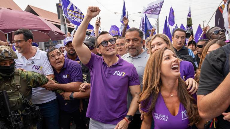 Daniel Noboa retoma la campaña electoral tras encargar de nuevo la Presidencia a Cynthia Gellibert