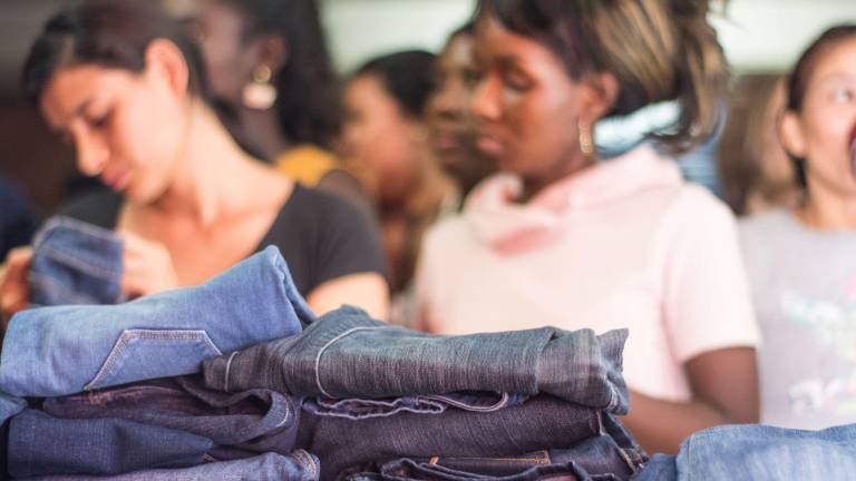 Con esta iniciativa también se busca impulsar la moda circular, que consiste en reutilizar prendas de vestir.