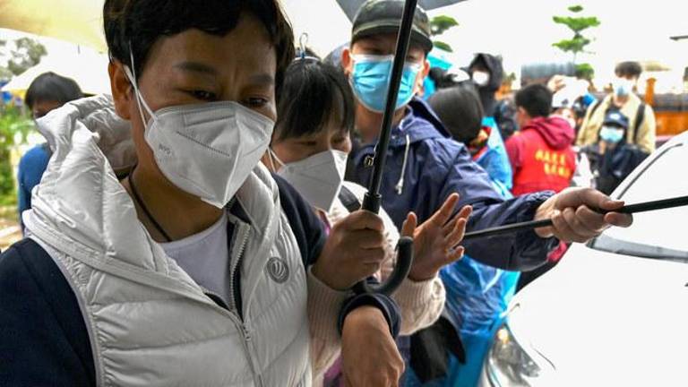 Los pasajeros que nunca llegaron: Historias de las víctimas del avión de China Eastern accidentado