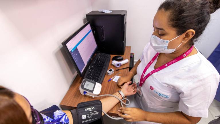 La empresa Gomedic realizó una campaña de prevención de la hipertensión, a través de la toma de presión arterial a las personas que asistieron a sus instalaciones.