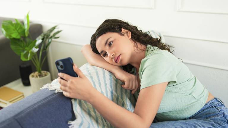 El vacío digital: Cómo superar la soledad hiperconectada