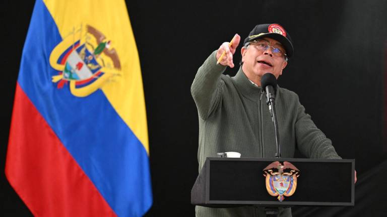 Yo ya no puedo ir porque creo que me quitaron la visa. No tenía necesidad de tener visa, pero bueno, dijo Petro.