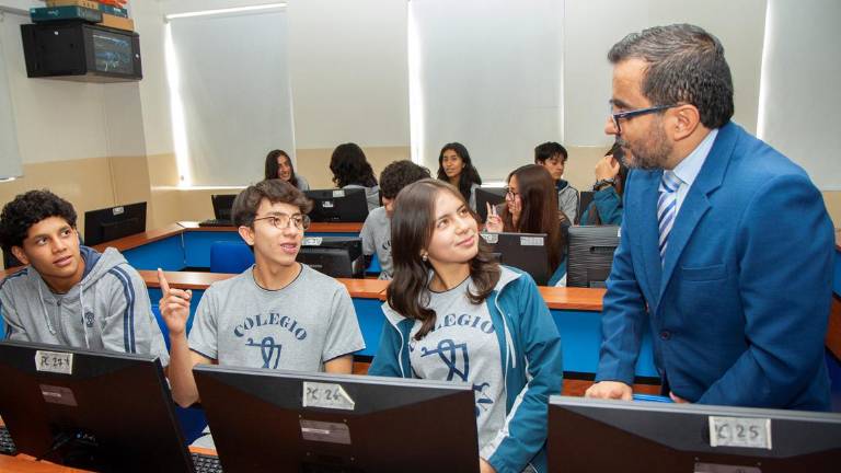 La Unidad Educativa Bilingüe Particular William Caxton impulsa un plan de estudios con asignaturas como: inteligencia artificial, blockchain, machine learning, ciencias de datos, fintech, entre otras.