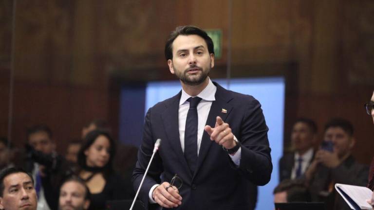 Niels Olsen renuncia a la Asamblea Nacional y abre paso a una posible candidatura