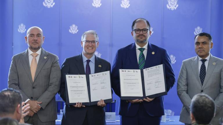 Ecuador y Estados Unidos firman acuerdo para reforzar la seguridad en la frontera con Colombia