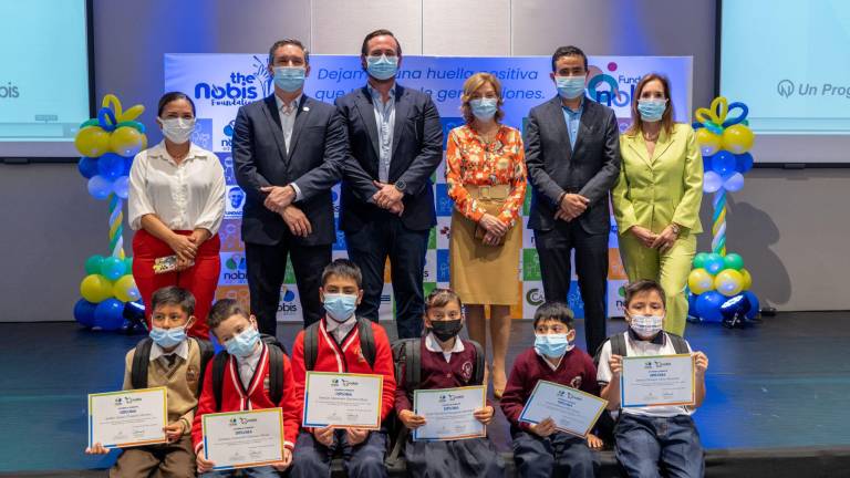 Este año, 16 estudiantes fueron reconocidos por su excelencia académica.