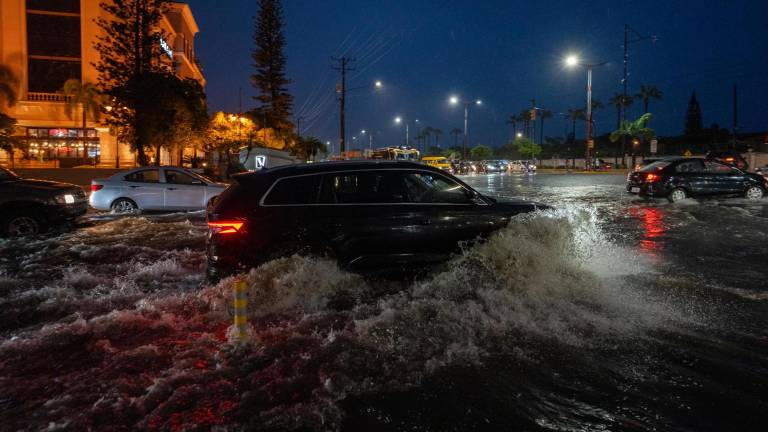 Al menos seis muertos y más de 27.000 afectados por las intensas lluvias en Ecuador