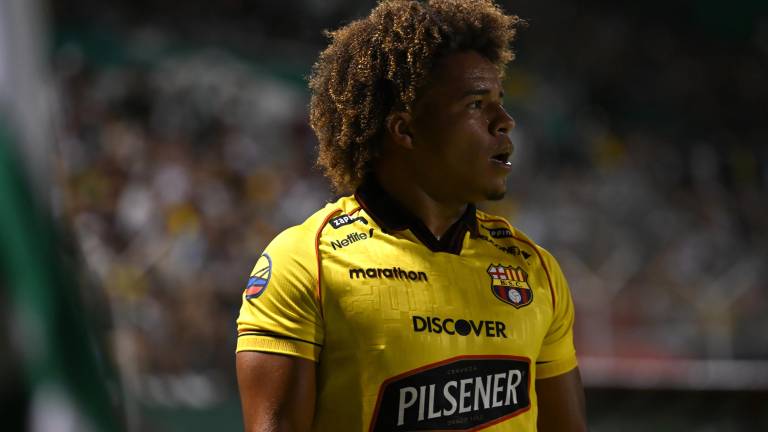 Erick Mendoza disputando el partido de Copa Ecuador con Barcelona SC.