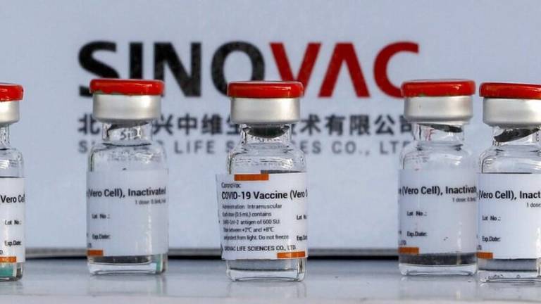China autoriza el uso de urgencia de la vacuna Sinovac en menores