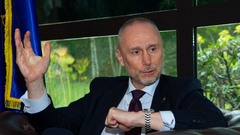 'Ecuador necesita una cultura antimafia', afirma Giovanni Davoli, embajador de Italia