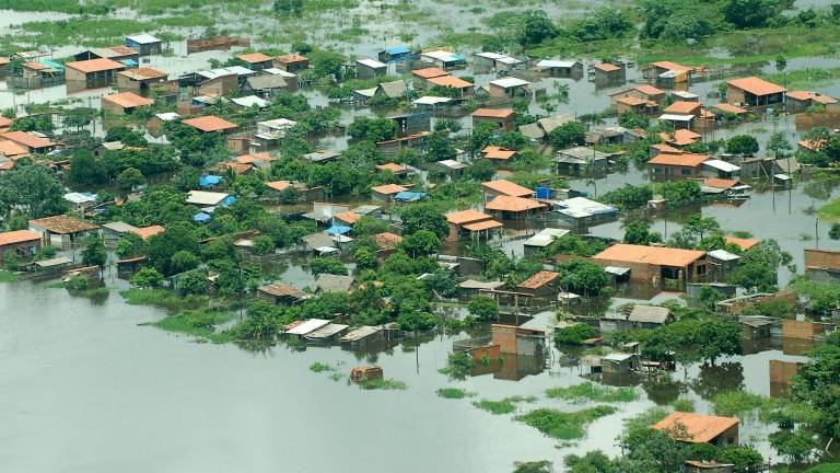 Vista panorámica de las casas del barrio del Pantanal, de la provincia de Moxos, en el Beni (Bolivia), en las que el agua llegó hasta a un metro de altura debido a las inundaciones causadas por el fenómeno climático de El Niño, en agosto del 2015.