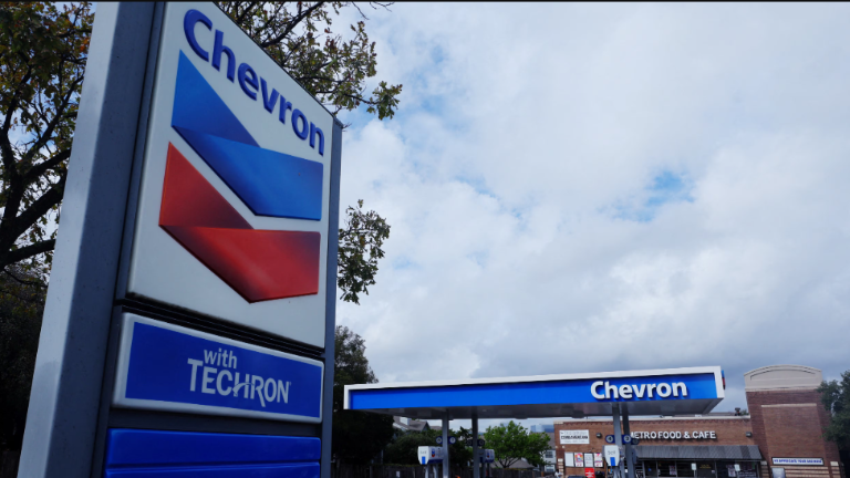 Ecuador deberá pagar USD 220 millones a Chevron tras fallo arbitral que redujo en 93% la indemnización reclamada.