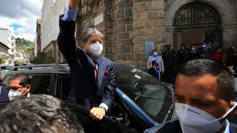 Lasso tomará riendas de Ecuador, en medio de una triple crisis