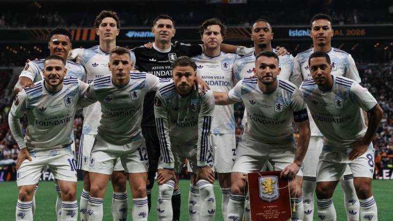 Once inicial del Aston Villa para enfrentar al Freiburg en la final de la Europa League 2026.