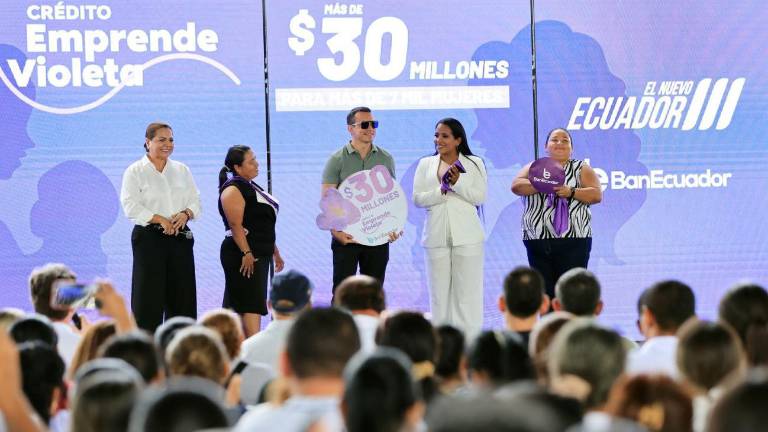 Noboa crea 'Emprende Violeta Micro': mujeres podrán acceder a créditos con tasa preferencial del 9,8%