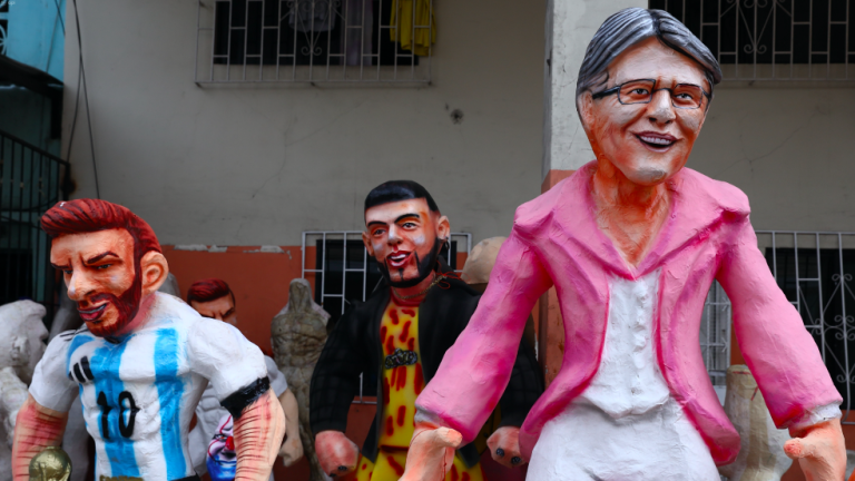 Messi y Guillermo Lasso: los monigotes más vendidos en Guayaquil