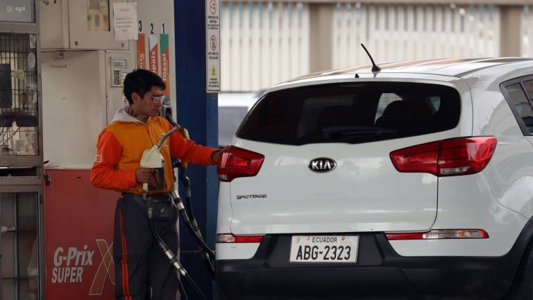 Microvistazo | Gasolina Extra, Ecopaís y diésel bajarán de precio en Ecuador desde el 12 de septiembre