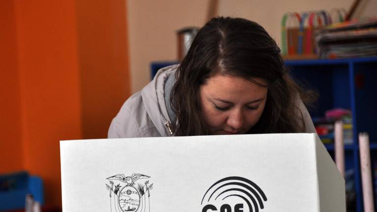 TCE archiva impugnación a la prohibición del uso de celular mientras se vota