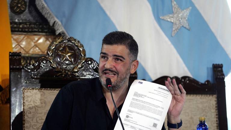 El alcalde de Guayaquil, Aquiles Alvarez, enfrenta tres pedidos de remoción.