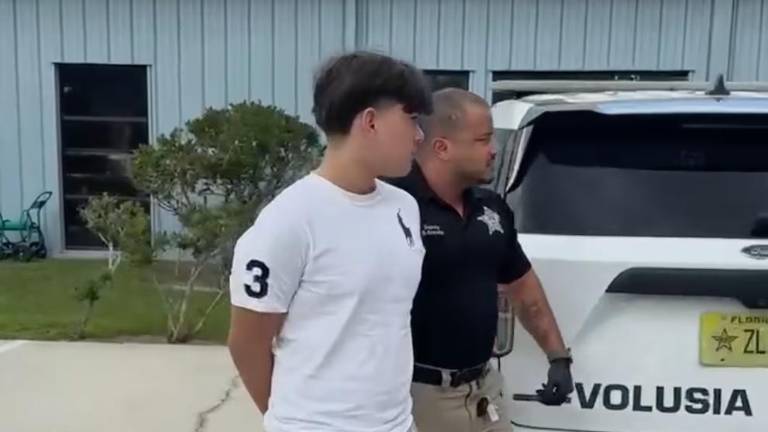 Detienen a estudiante de 13 años en Florida por hacer alarmante consulta en ChatGPT