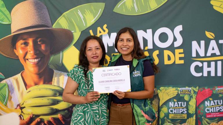 Iniciativa fortalece la formación de personas que transforman el plátano en Ecuador