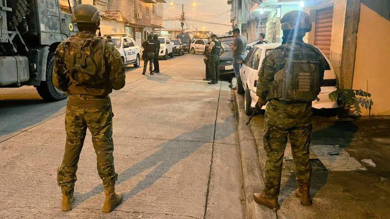 Guayaquil: Hallan explosivos que presuntamente iban a ser utilizados contra militares en Vergeles