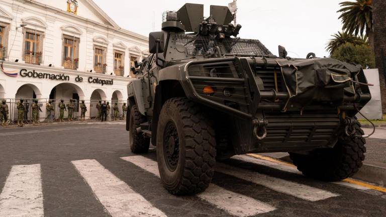 Fuerte presencia militar en la Gobernación de Cotopaxi, donde Noboa llega tras eliminar subsidio al diésel
