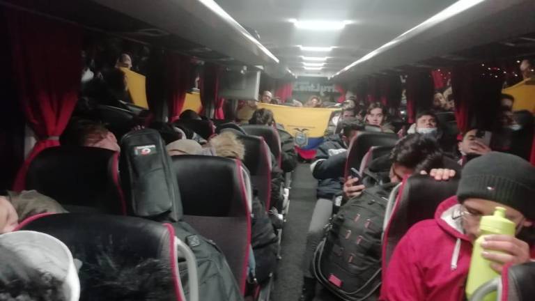 689 ecuatorianos logran salir de Ucrania; Cancillería da detalles sobre vuelo humanitario