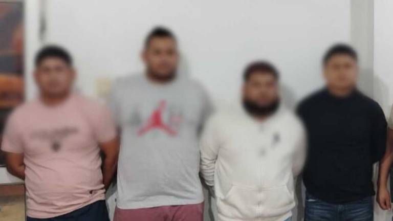 Los cuatro aprehendidos se movilizaban en una camioneta negra.