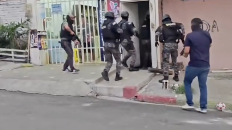 Menor de dos años muere tras recibir disparos durante un secuestro en Manta: delincuentes exigían USD 200.000