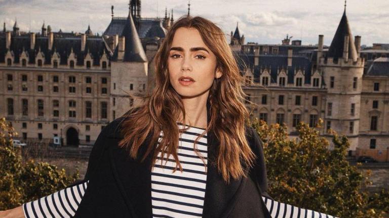 Lily Collins habló de aquella vez que conoció a Lady Di y golpeó al príncipe Carlos en la cabeza