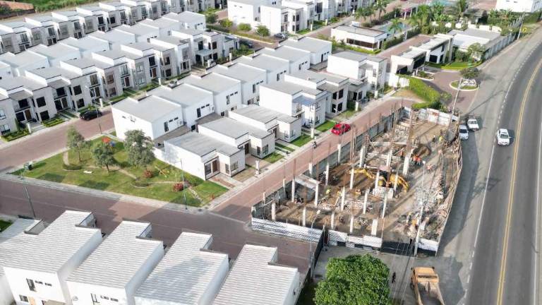 En la vía Milagro-Naranjito se han desarrollado algunos proyectos de vivienda. En la gráfica la urbanización Terra Verde.