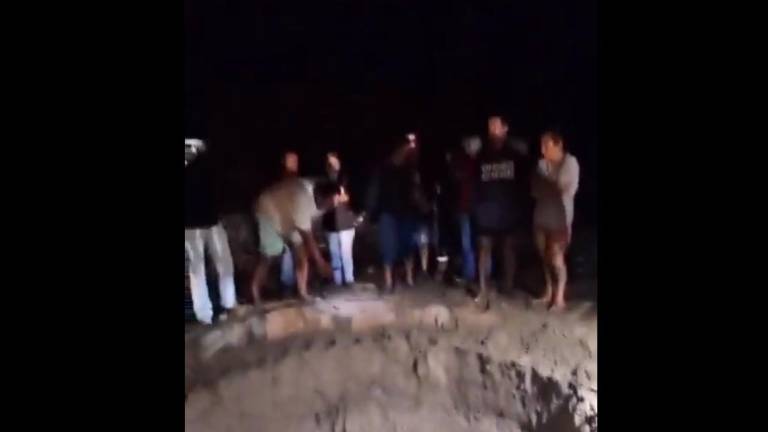 Punta Carnero: lo que se sabe del supuesto meteorito que habría caído en la playa; personal técnico explica el suceso