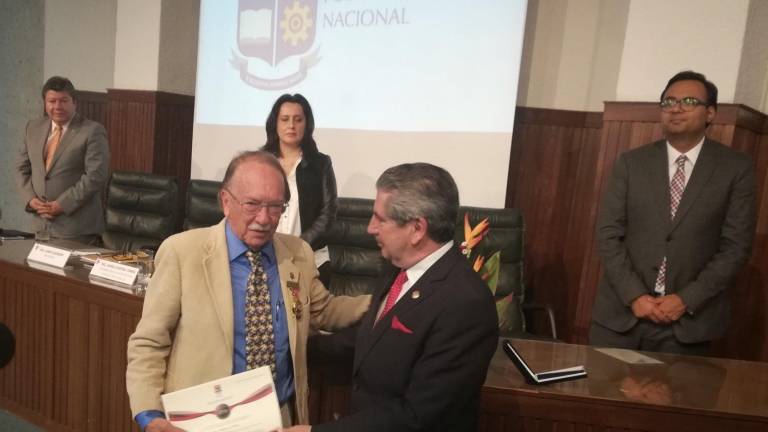 Fallece Minard Hall, fundador y primer director del Instituto Geofísico