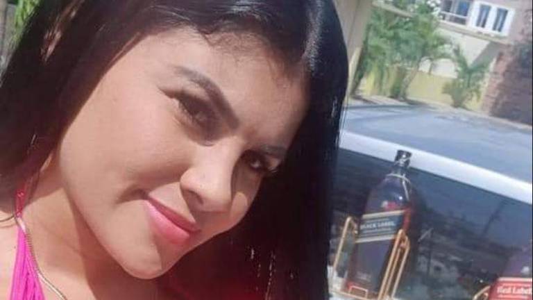 Filtran fotos del cadáver desnudo de la modelo venezolana acribillada en Manta; familiares se pronuncian