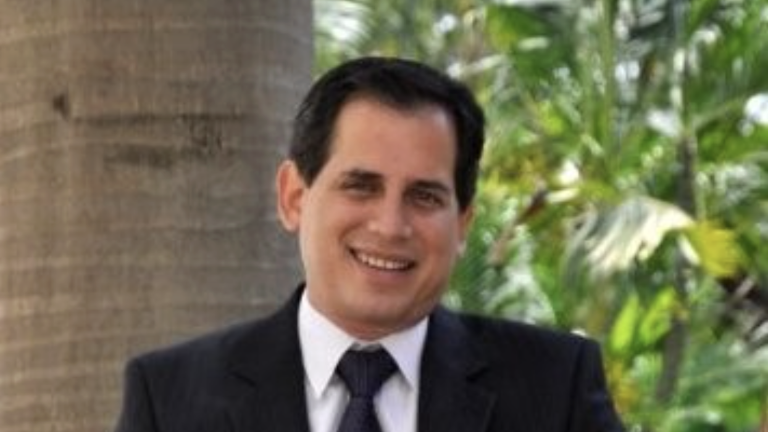 Juan Carlos Blum es ingeniero mecánico graduado en la Escuela Superior Politécnica del Litoral (ESPOL).