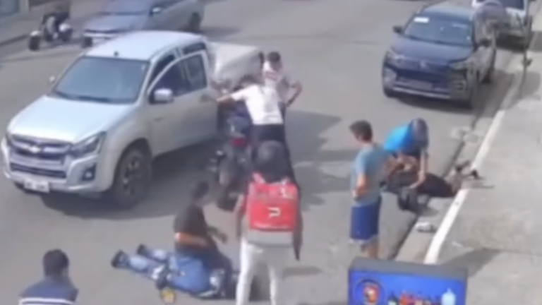 Capturan a tres presuntos integrantes de 'Los Lobos Box' por extorsión en Machala.