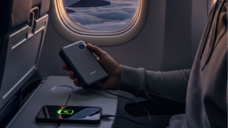 Nuevas restricciones en vuelos en Ecuador: así deben llevar los pasajeros sus cargadores portátiles