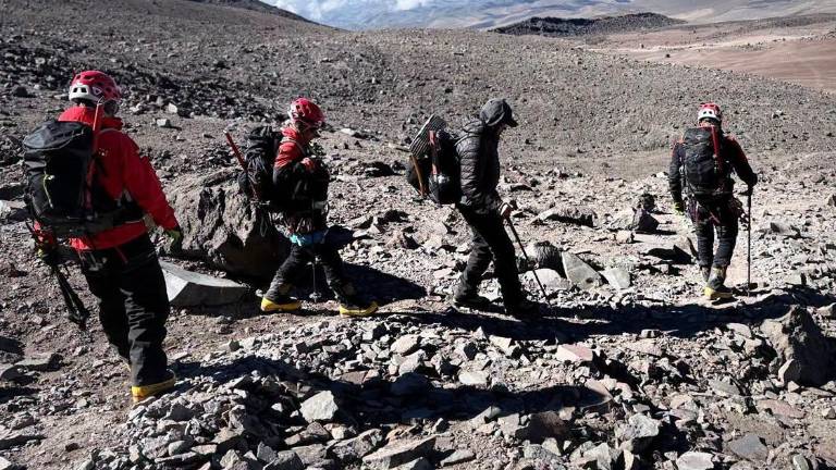 Rescatan a joven extraviado en el volcán Chimborazo: pidió auxilio con una linterna