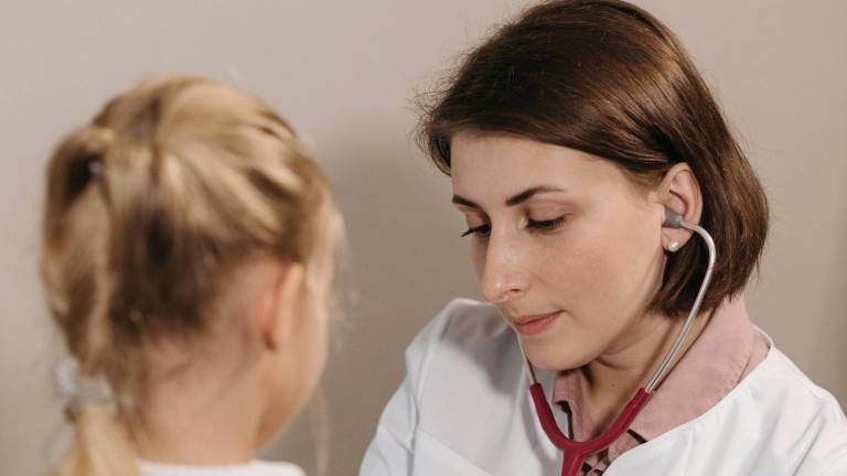 Los chequeos médicos que debes realizarle a tus hijos antes del regreso a clases